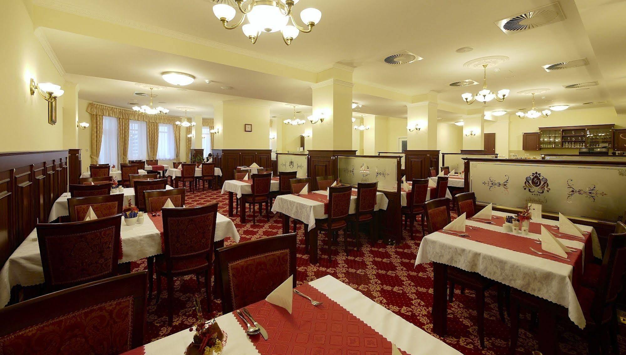 Spa Hotel Cajkovskij Karlovy Vary Ngoại thất bức ảnh