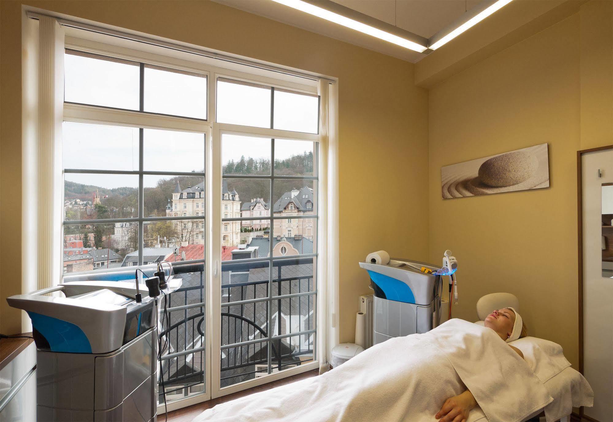 Spa Hotel Cajkovskij Karlovy Vary Ngoại thất bức ảnh