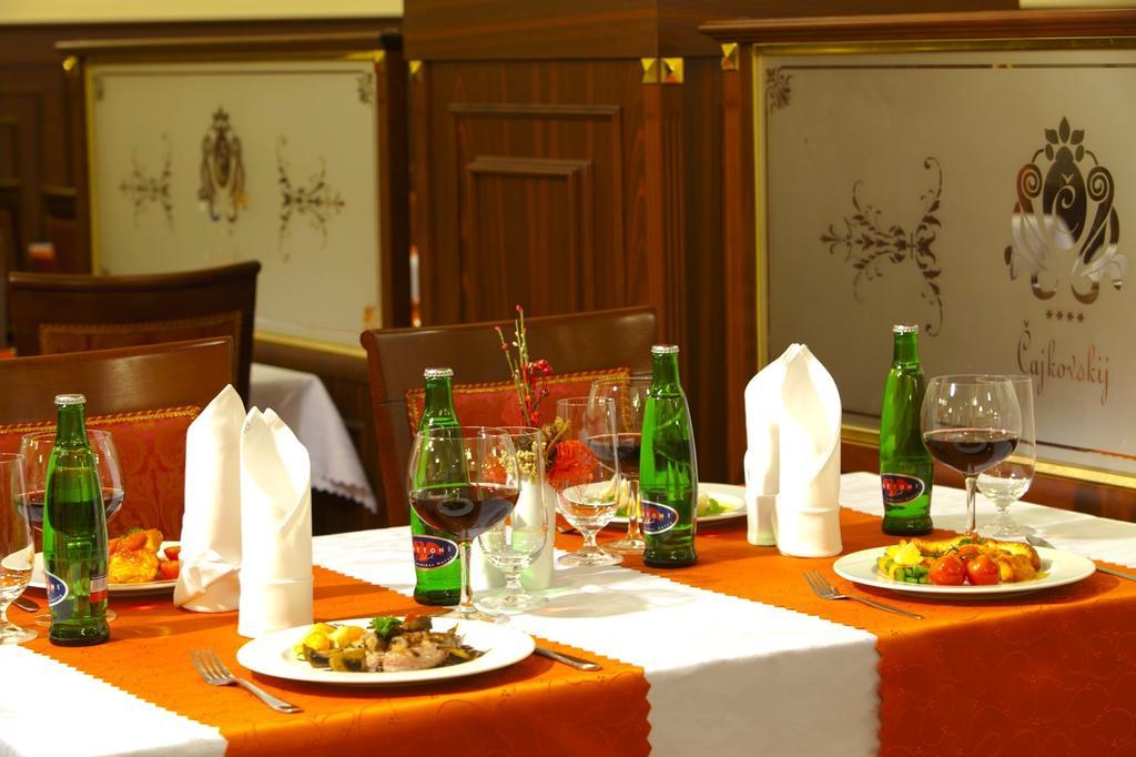 Spa Hotel Cajkovskij Karlovy Vary Ngoại thất bức ảnh
